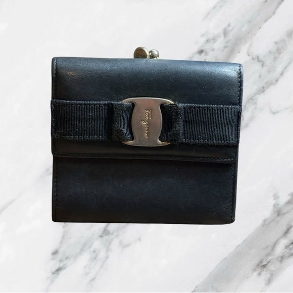 Salvatore Ferragamo Black Leather Vara Bow Bifold Wallet - Picture 1 of 11